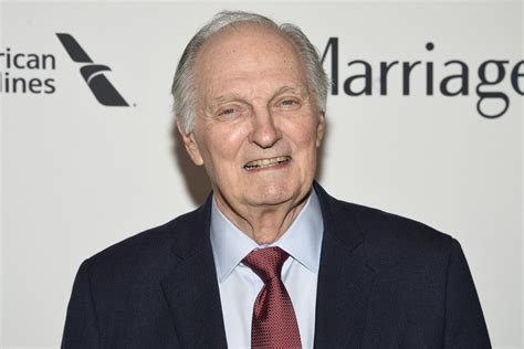Alan Alda kept his boots and dog tags from ‘M*A*S*H’ for 40 years. Now he’ll offer them at auction